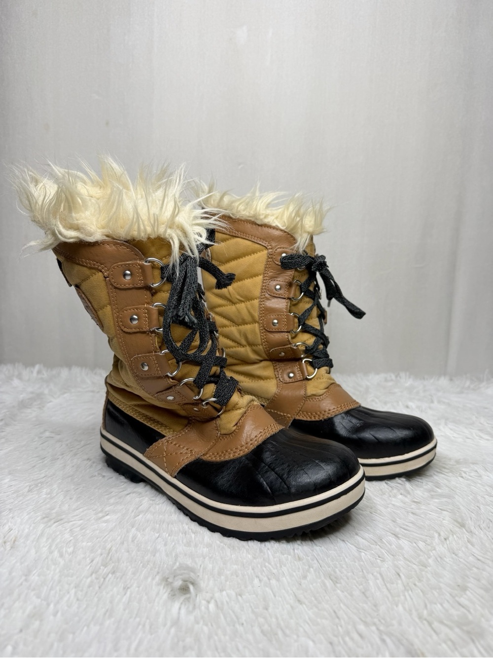 SOREL / Tofino tan black faux fur lined lace up tall winter boots / 4 big girl